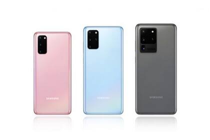 El Galaxy S20 se ubica en el medio de las propuestas que ofrece Samsung, con una pantalla AMOLED 120 Hz con diferentes tamaños de base y un sistema de fotografía con tres o cuatro cámaras según el modelo