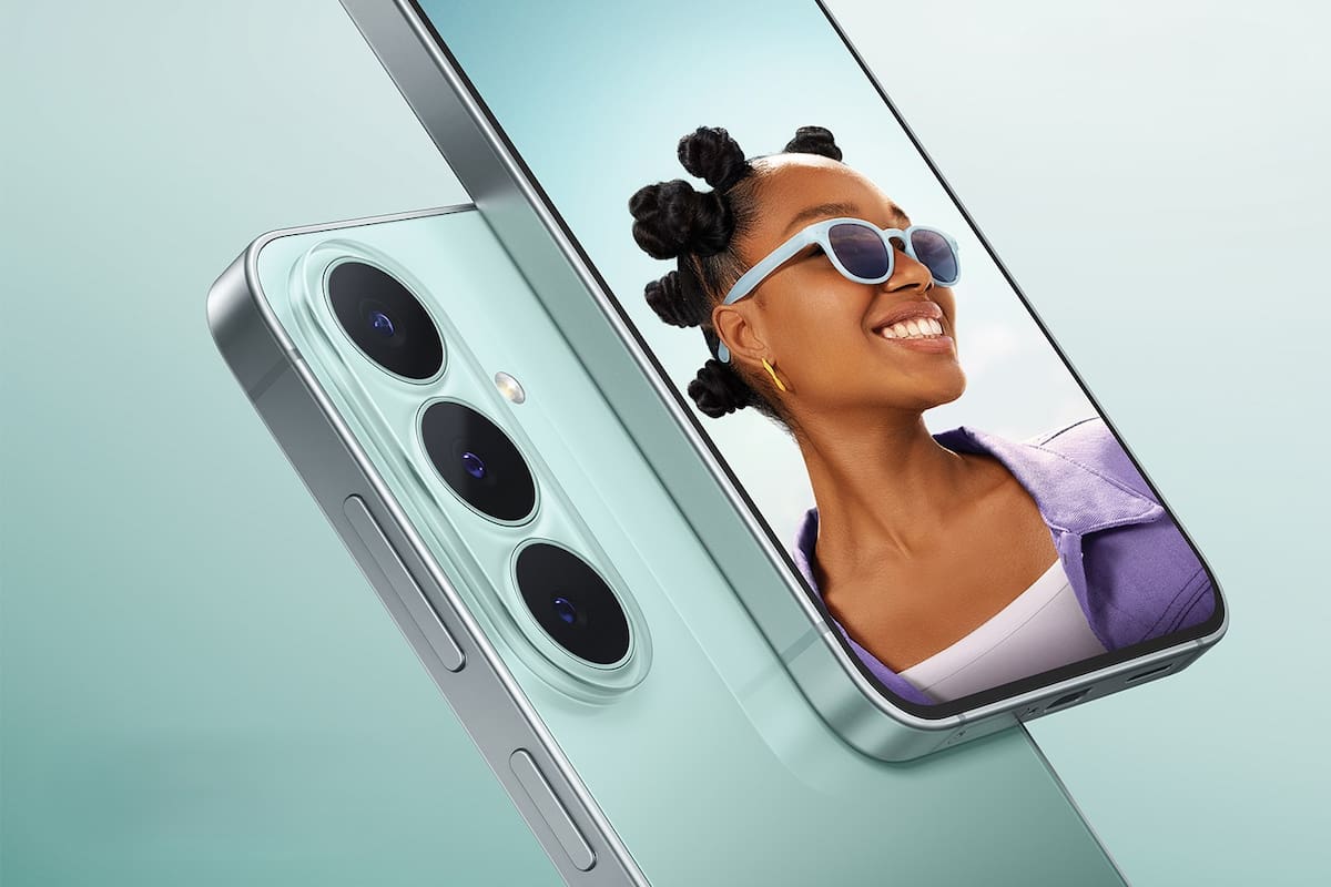 El Galaxy S26 FE tiene un combo de cámaras con una lente normal con sensor de 50 megapixeles, un gran angular y un zoom óptico 3x
