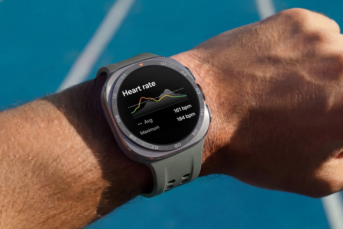 El Galaxy Watch Ultra2 ofrece mediciones de ritmo cardíaco, frecuencia respiratoria, niveles de oxígeno en sangre (SpO2), electrocardiograma (ECG) y apnea del sueño