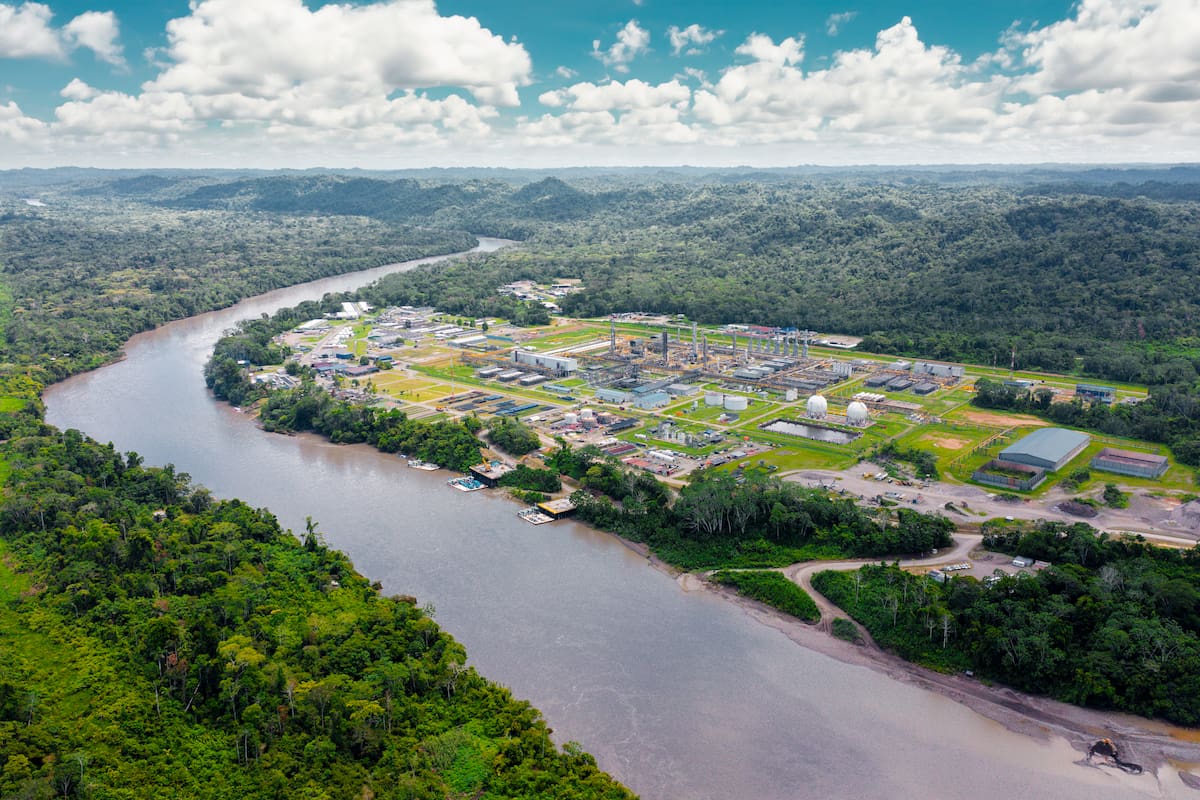 El gas de Camisea nace en la selva de Cusco y es atravesado por el río Urubamba, por donde se transportó la maquinaria para construir las operaciones
