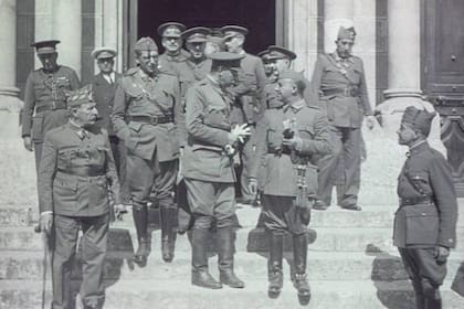 El general Mola, Francisco Frando y otros sublevados del golpe de Estado en España en 1936