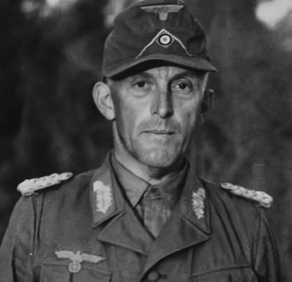 El general Wilhelm Ritter von Thoma fue grabado mientras conversaba con otro prisionero, el general Ludwig Crüwell, sobre el programa secreto nazi de "armas de represalia", que incluía las bombas volantes V1, propulsada por pulsorreactor, y los cohetes V2, alimentados con oxígeno líquido