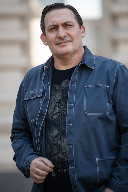 "Nuestra generación empezó escribiendo en los diarios que un femicidio (aún no existía la palabra) era un homicidio pasional. A nosotros nos enseñaron a cambiar hasta el léxico", afirma Paulo Kablan