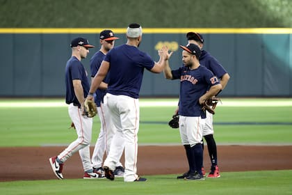 El gerente general Dana Brown incluyó a VanWey entre los posibles refuerzos del equipo para la nueva campaña de la MLB