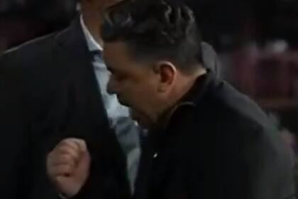 El gesto de bronca de Marcelo Gallardo sobre el final del partido de River ante Lanús.