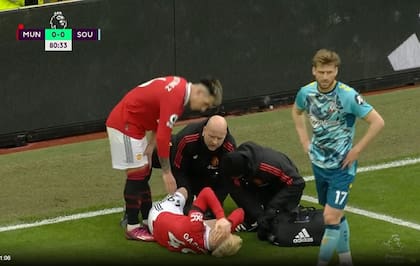 El gesto de dolor de Alejandro Garnacho en Manchester United frente a Southampton