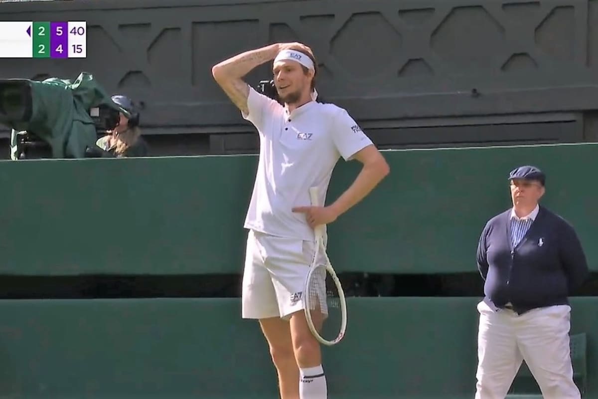 El gesto de sorpresa de Alexander Bublik ante el increíble punto ganado por Andrey Rublev y que derivó en un match point
