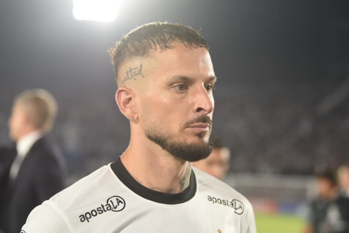 El gesto sombrío de Benedetto tras un partido de Olimpia.