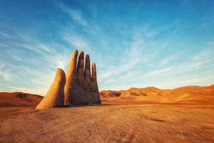 El gigante enterrado y otras teorías