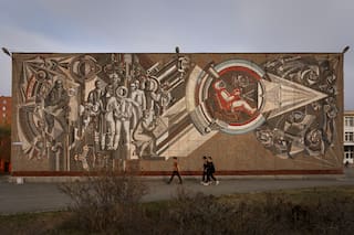 El fotógrafo Mariano Santilli explora el arte monumental soviético a 65 años de viaje de Yuri Gagarin