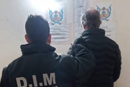 El ginecólogo Gerardo Alejandro Dahse (derecha)