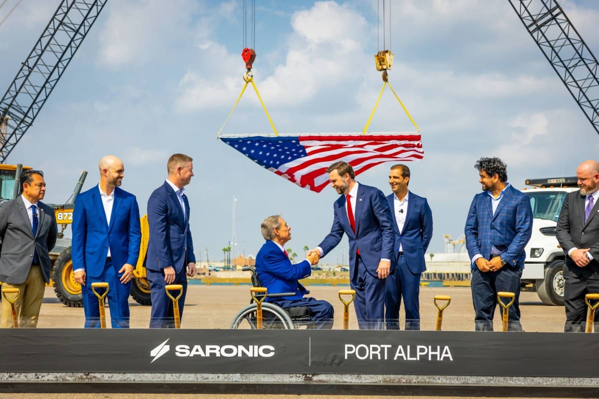 El gobernador Abbott y el vicepresidente JD Vance inauguraron un nuevo astillero en Brownsville, Texas, llamado Port Alpha