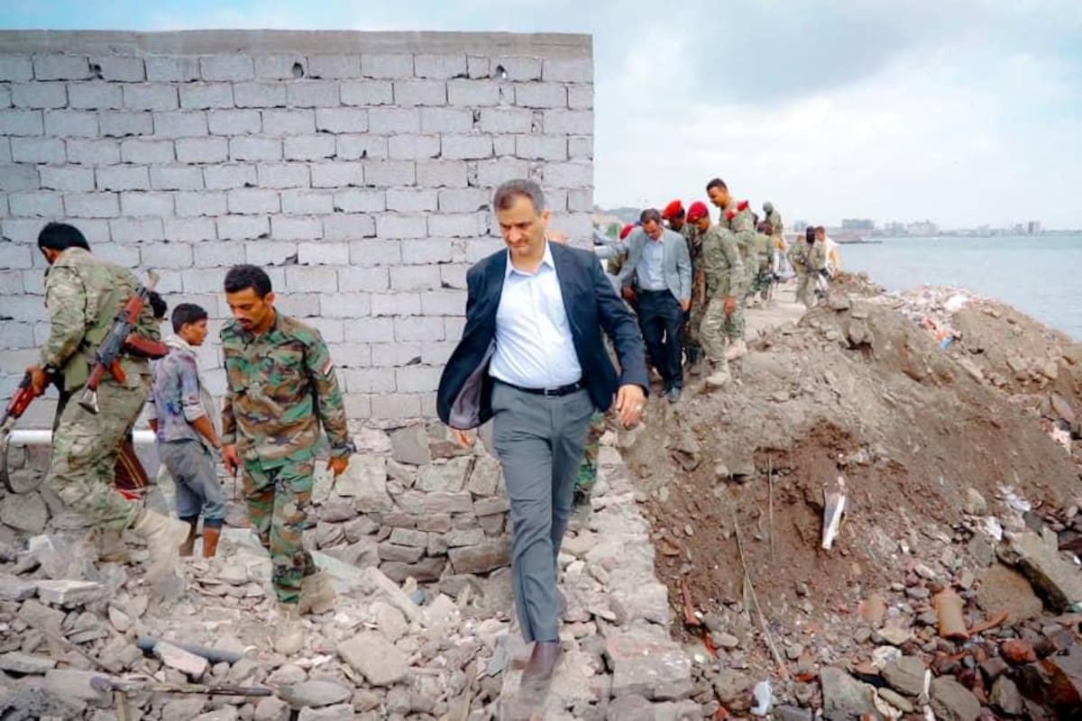 El gobernador Ahmad Lamlas sobrevivió a un ataque a su convoy