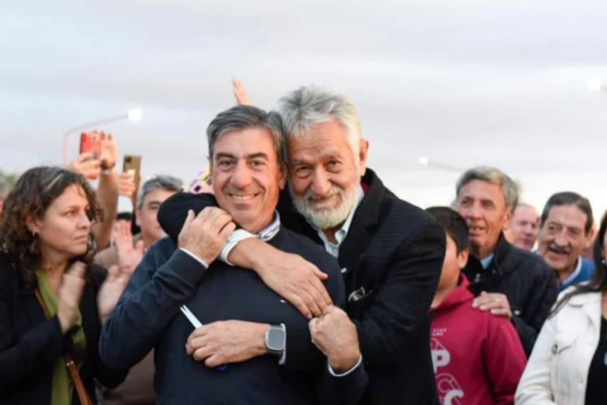 El gobernador Alberto Rodríguez Saá y su candidato Jorge "Gato" Fernández, en Villa Mercedes, antes de las elecciones