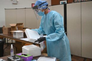 El gobernador Andrew Cuomo emitió una orden a los hospitales de la región para priorizar el testeo de coronavirus en los niños