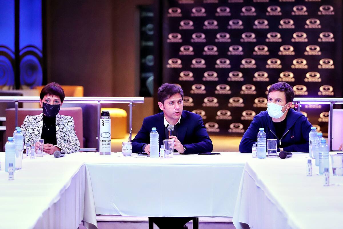 El gobernador Axel Kicillof, al anunciar el regreso de los locales bailables en la provincia de Buenos Aires.