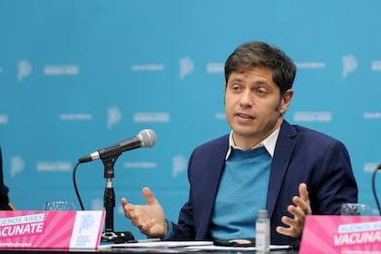 El gobernador Axel Kicillof en una conferencia de prensa que encabezó hoy para anunciar las medidas con las que continuará haciendo frente la provincia a la pandemia por coronavirus