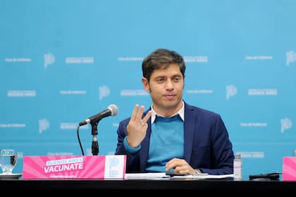 El gobernador Axel Kicillof en una conferencia de prensa que encabezó para anunciar las medidas con las que continuará haciendo frente la provincia a la pandemia por coronavirus