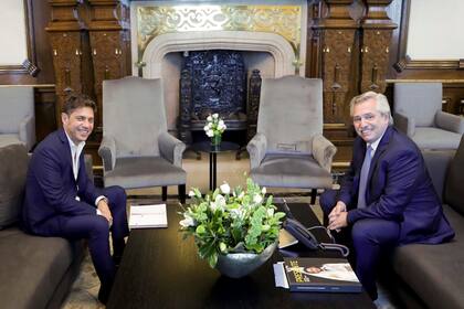El gobernador, Axel Kicillof, se suma a la comitiva del presidente Fernández para su gira por el exterior