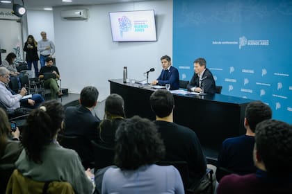 El gobernador bonaerense convocó a una conferencia de prensa para anunciar medidas por el endeudamiento familiar