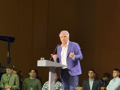 El gobernador cordobés volvió a pedir la eliminación de las retenciones y las calificó de “malditas”