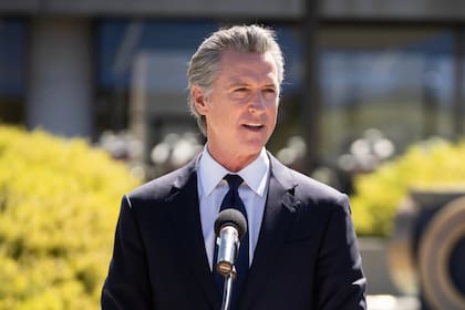 El gobernador de California, Gavin Newsom, interpuso una demanda contra el DHS para bloquear la citación que exige la transferencia de datos