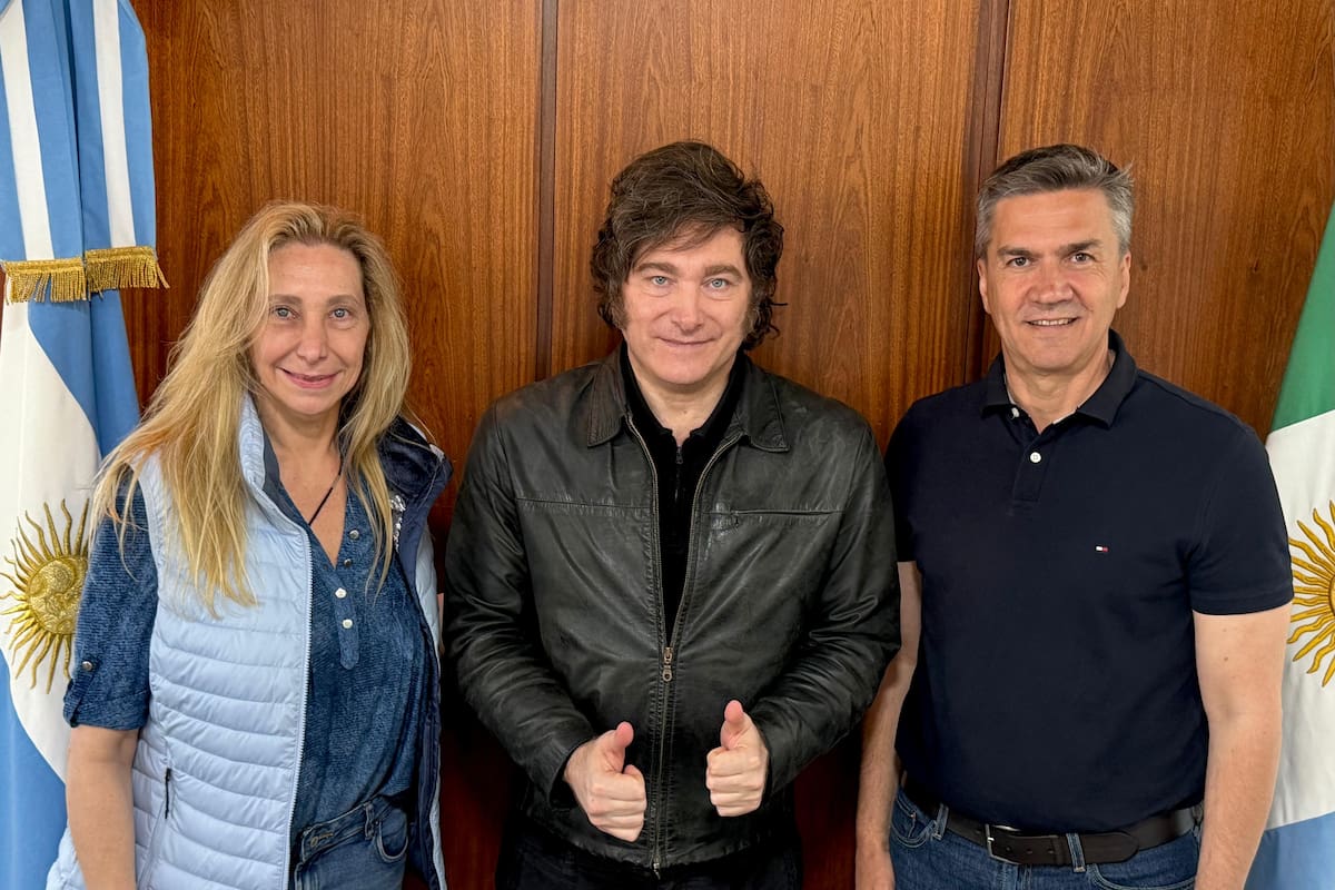 El gobernador de Chaco, Leandro Zdero, con Javier y Karina Milei