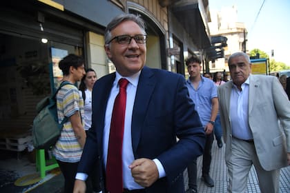 El gobernador de Córdoba, Martín Llaryora, activo en las negociaciones por la ley ómnibus en Buenos Aires