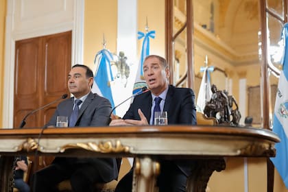 El gobernador de Corrientes, Gustavo Valdés, con Santilli en la primera visita del ministro del Interior. Esta semana vendrá la segunda
