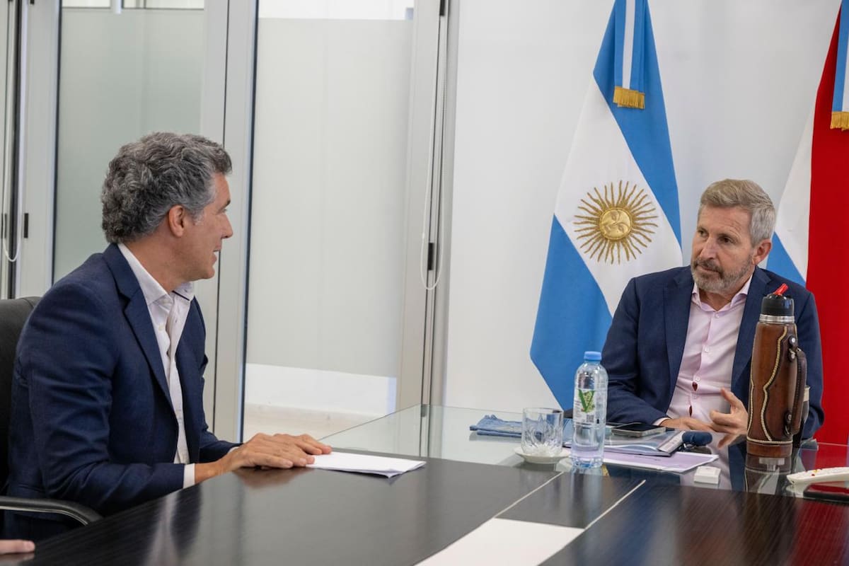El gobernador de Entre Ríos, Rogelio Frigerio, se reunió con representantes de la Sociedad Rural distrito Entre Ríos. En la foto con Juan Diego Etchevehere