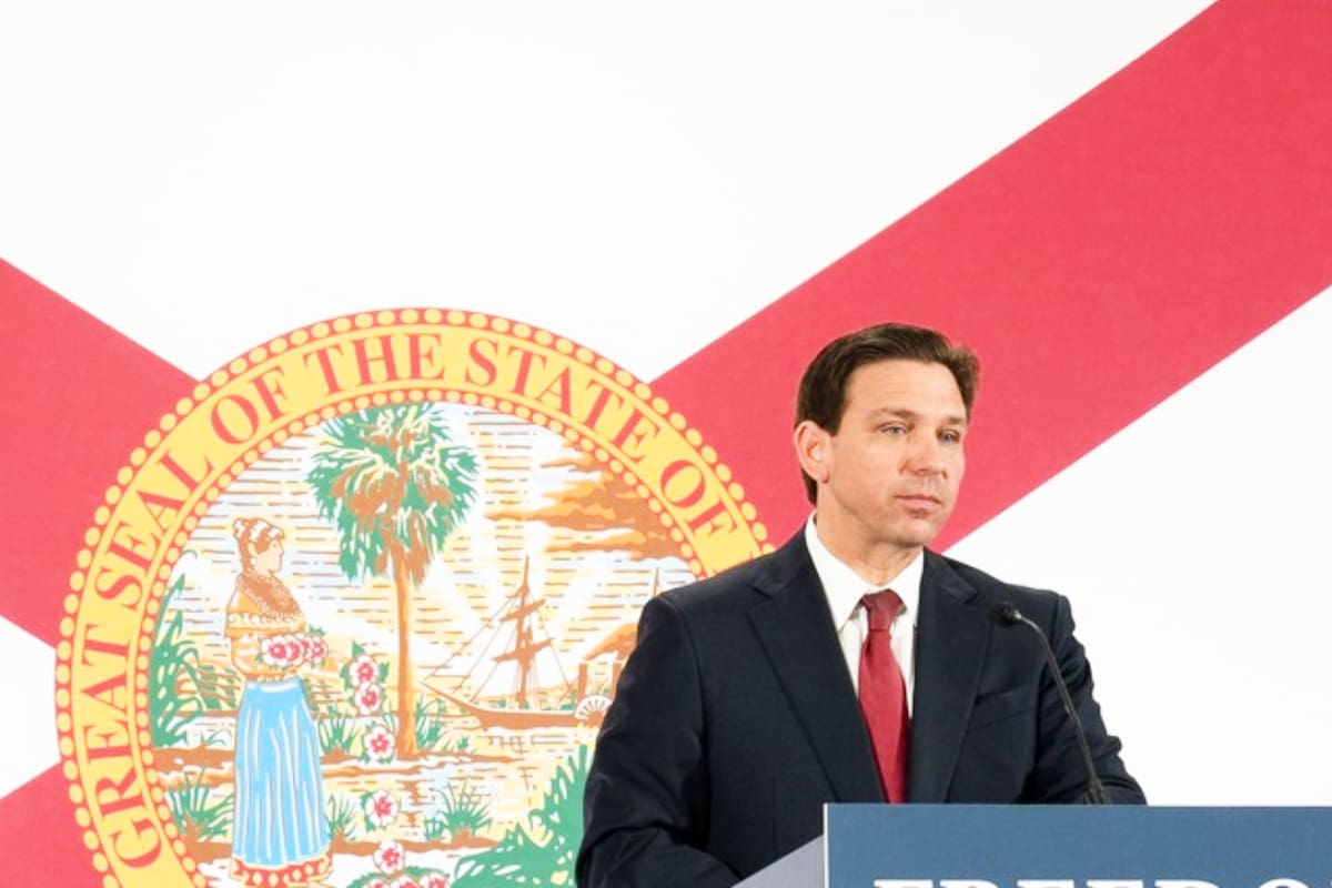 El gobernador de Florida, Ron DeSantis, anunció una inversión de US$9 millones para ampliar la infraestructura de construcción naval en el puerto de Pensacola