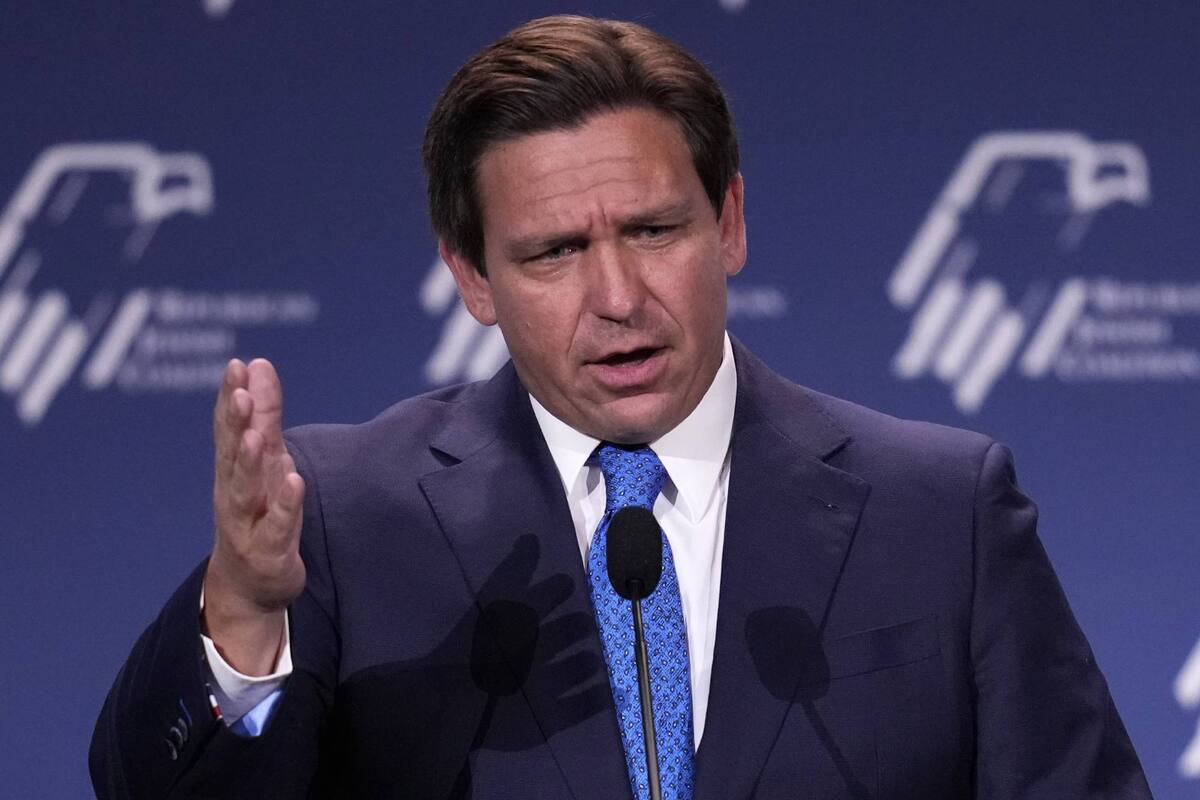 El gobernador de Florida, Ron DeSantis, apoyó abiertamente la restricción de este tratamiento en niños y adolescentes