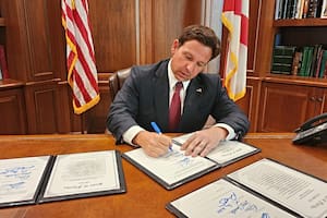 El gobernador de Florida Ron DeSantis promulgó una ley sobre cercas eléctricas que entrará en vigencia el 1° de julio de 2024 (foto ilustrativa)