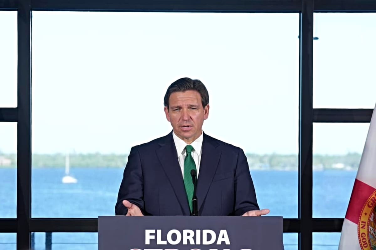 El gobernador de Florida, Ron DeSantis, promulgó una norma de servicios de atención médica domiciliaria