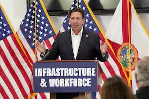 El gobernador de Florida sigue aumentando su fortuna