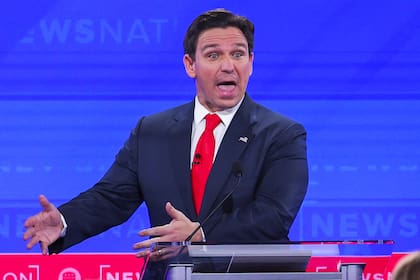 El gobernador de Florida y precandidato por el Partido Republicano, Ron DeSantis
