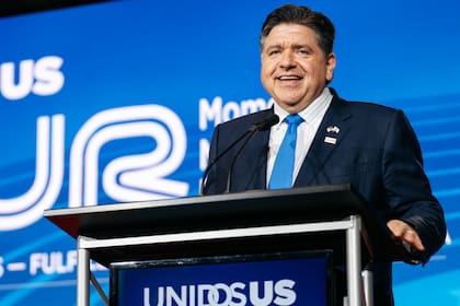 El gobernador de Illinois, JB Pritzker, enfatizó su objetivo de posicionar al estado como líder en seguridad digital para los niños