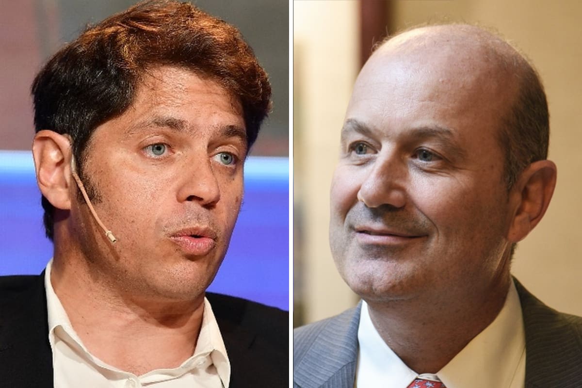 El gobernador de la provincia de Buenos Aires, Axel Kicillof, junto al asesor de Javier Milei y expresidente del Banco Central, Federico Sturzenegger