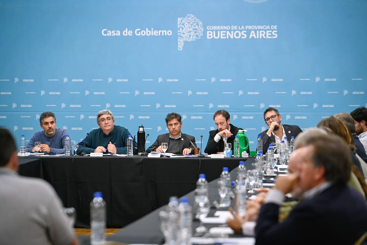 El gobernador de la provincia de Buenos Aires, Axel Kicillof, recibió en Casa de Gobierno a representantes de la Mesa Agropecuaria