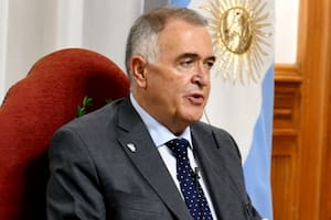 El gobernador de Tucumán fue sometido a una intervención cardíaca en Buenos Aires