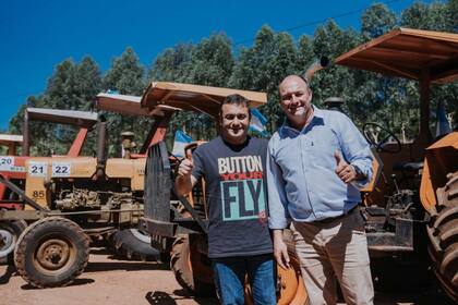 El gobernador de la provincia, Oscar Herrera Ahuad, y el intendente de Colonia Aurora, Carlos “Cali” Goring