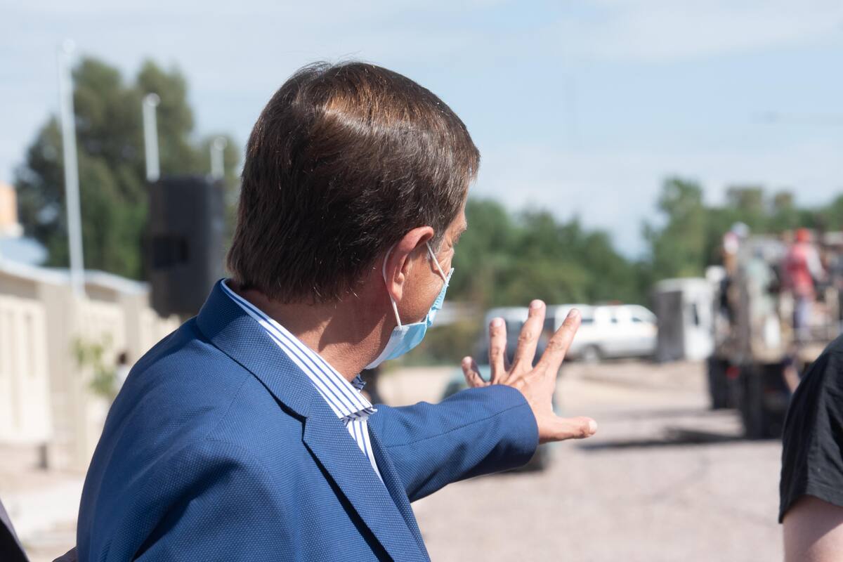 El gobernador de Mendoza, Rodolfo Suarez, pide aguardar para dar a conocer las listas. Primero, realizará consultas legales sobre confidencialidad de datos personales. La oposición se muestra con dudas y expectante.