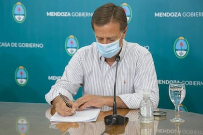 El gobernador de Mendoza, Rodolfo Suarez, lidera el único distrito en el que no está habilitada la reelección
