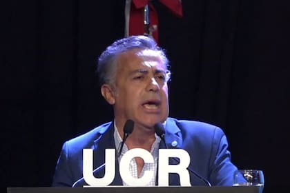 El gobernador de Mendoza y líder del radicalismo dio un discurso durante la convención