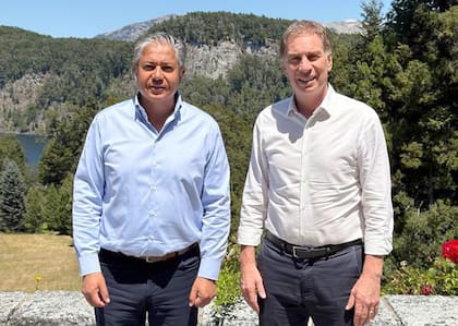 El gobernador de Neuquén, Rolando Figueroa, recibió al ministro del Interior, Diego Santilli, en la residencia El Messidor