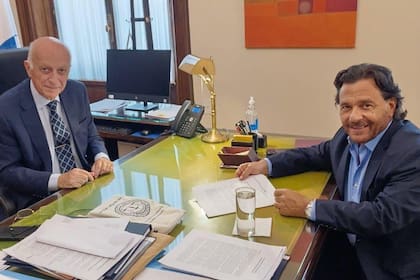 El gobernador de Salta, Gustavo Sáenz, con el procurador interino Eduardo Casal