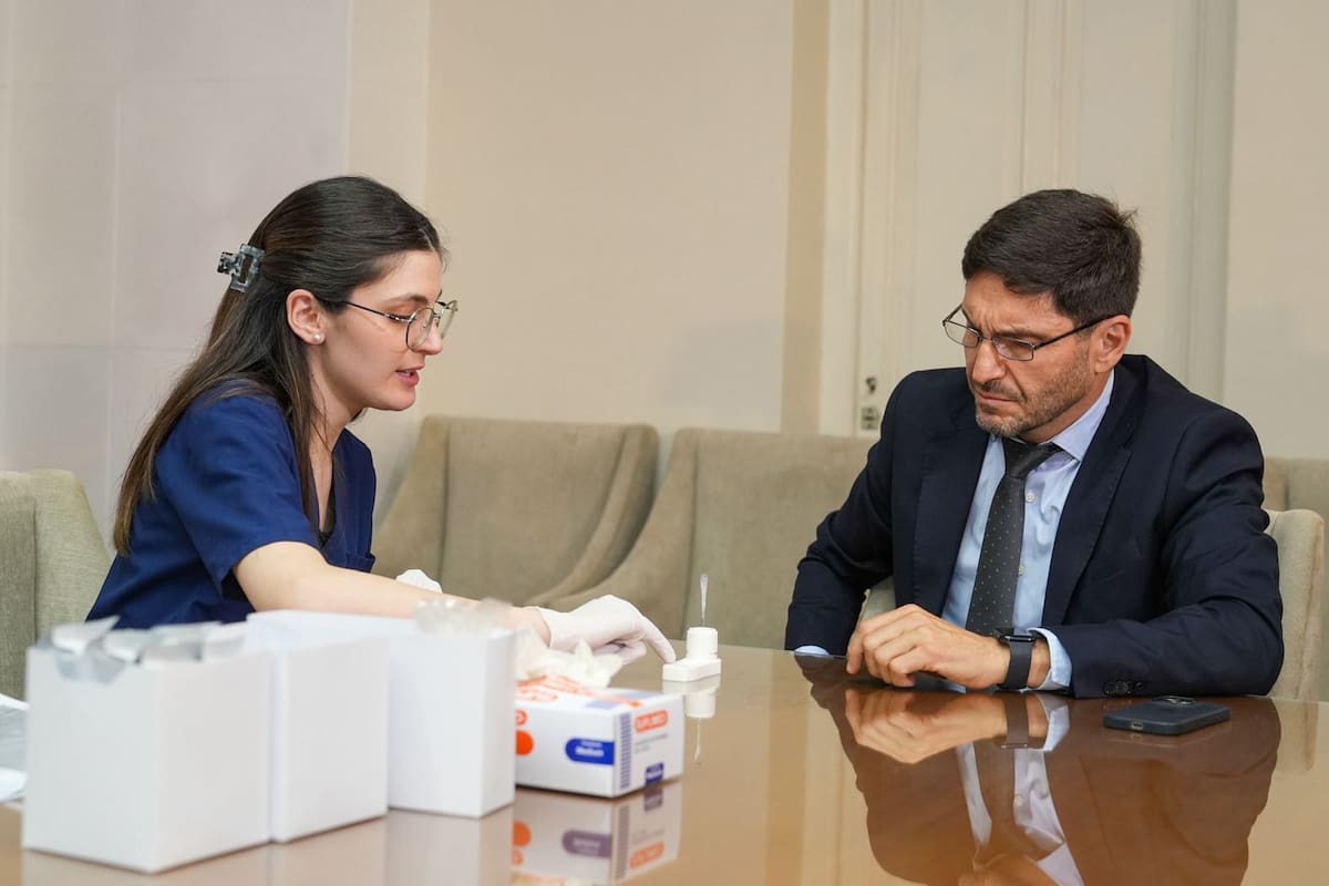 El gobernador de Santa Fe, Maximiliano Pullaro, fue el primero en hacerse el narcotest