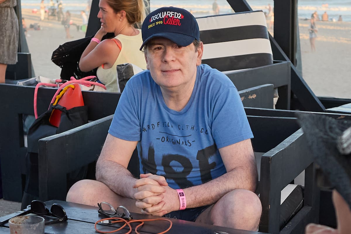 El gobernador de Santiago del Estero, Gerardo Zamora, junto a su esposa, Claudia Ledesma Abdala de Zamora, en el balneario Boutique de Pinamar