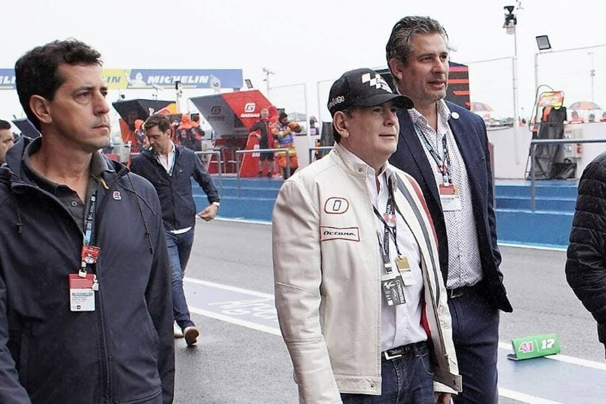 El gobernador de Santiago del Estero, Gerardo Zamora, en la competencia Moto GP 2023, en Termas de Río Hondo