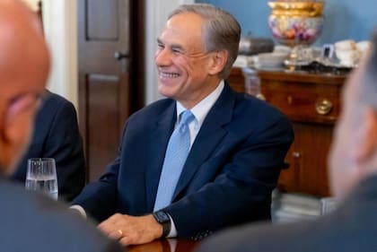 El gobernador de Texas, Greg Abbott, anunció una serie de medidas para facilitar la profesionalización en Texas